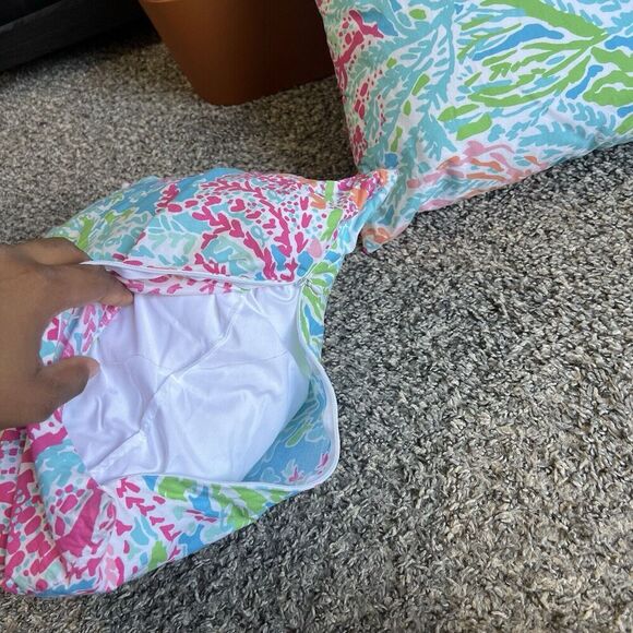 Lily Pultizer Decorative Pillow Cover Let's Cha Cha in Tiki/Shorely Set Of 2 - Picture 4 of 5